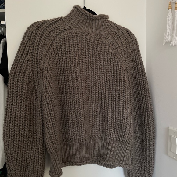 H&M - Mockneck Knit Sweater - Picture 2 of 5